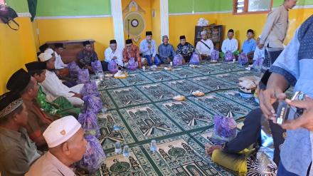 Acara Selamatan Desa Selok Awar-Awar di Awali Pembacaan Ayat2 Suci Al Qur'an